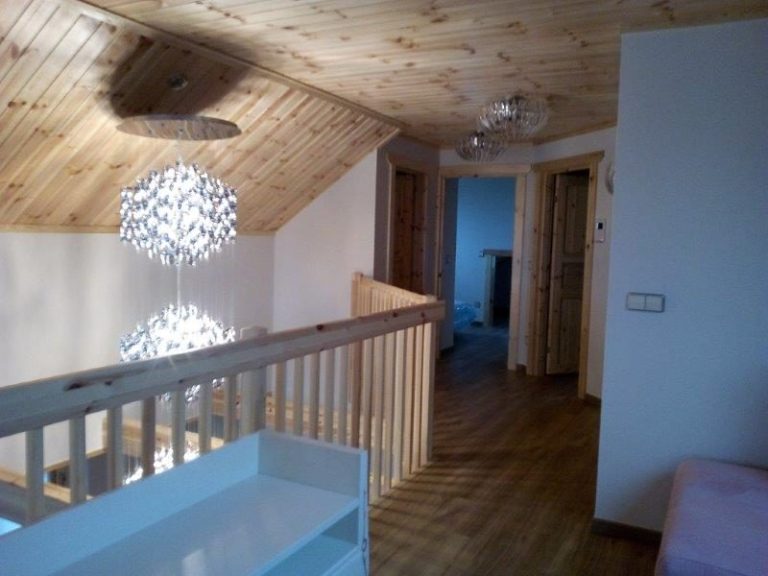 Escalera interior de madera de la casa de Tíjola