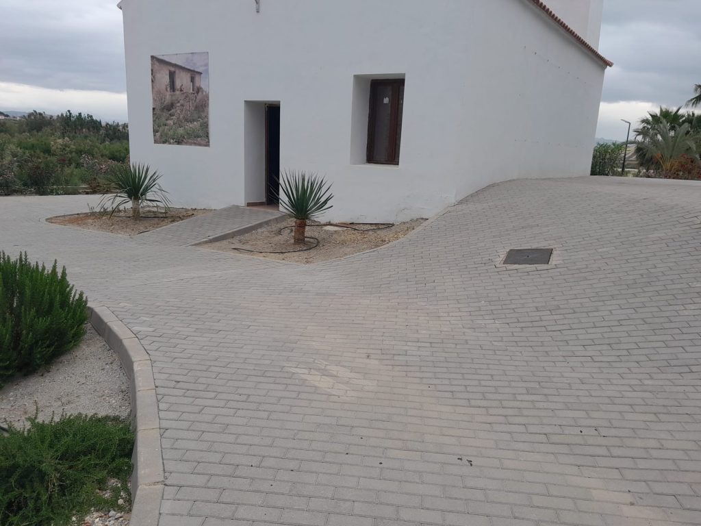 Fachada principal del Molino harinero de Zurgena rehabilitado como museo etnográfico